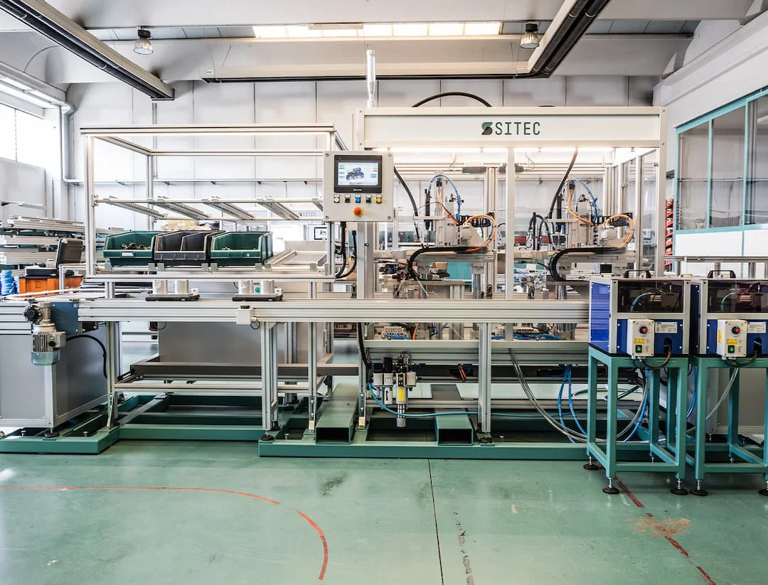 linea-assemblaggio-valvole-3